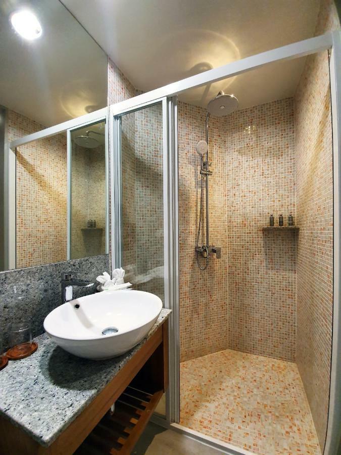 Lanna Thaphae Hotel Чиангмай Экстерьер фото